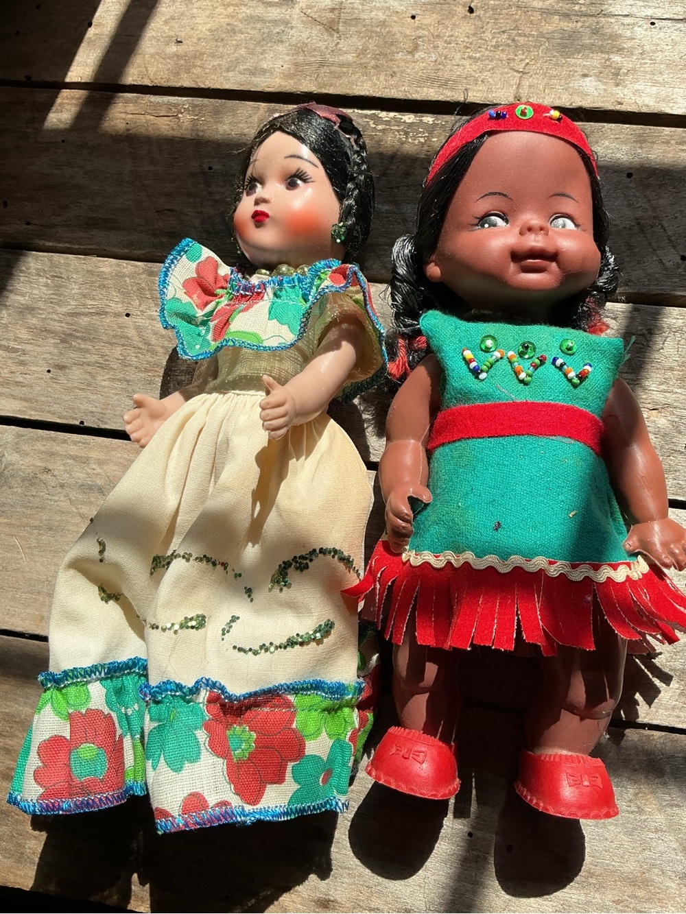 Vintage Doll Set of 2 female dolls Native American & retro souvenir doll toys